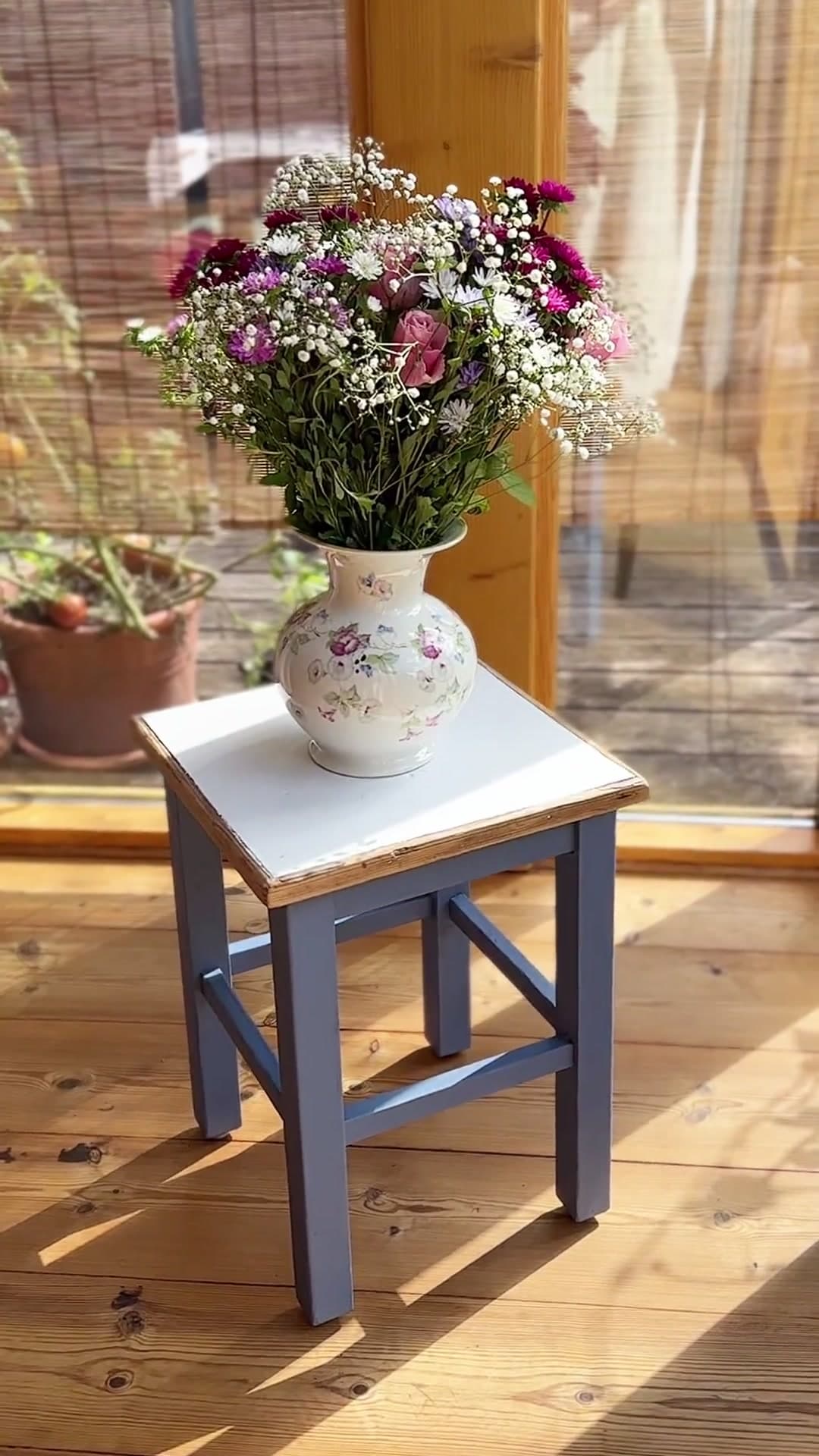 Lifestyle Content - DIY Furniture Restoration